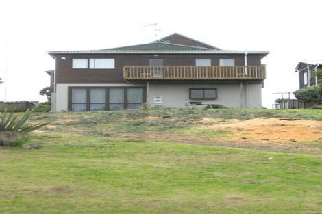 Photo of property in 110 Ocean Beach Road, Tairua, 3508