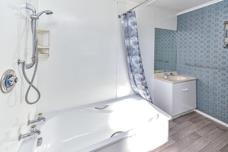 Photo of property in 12 Morgan Street, Castlecliff, Whanganui, 4501