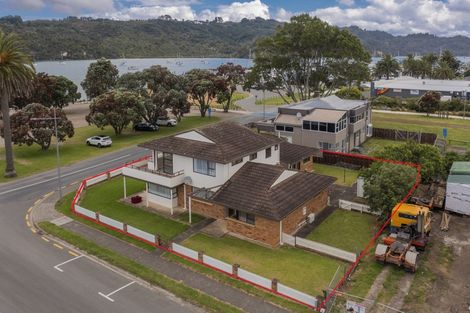 Photo of property in 6 The Esplanade, Whitianga, 3510