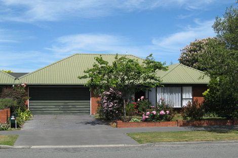 Photo of property in 92 Apsley Drive, Avonhead, Christchurch, 8042