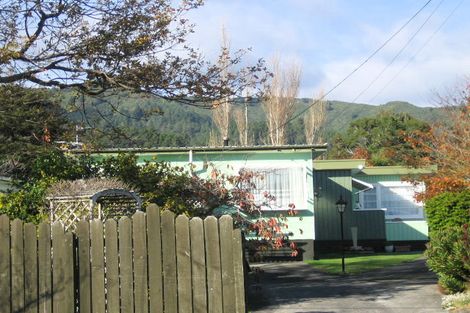 Photo of property in 10 Kennedy Grove, Stokes Valley, Lower Hutt, 5019