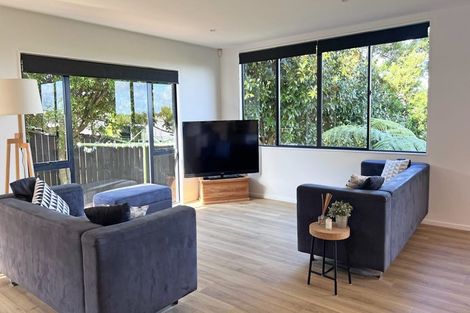 Photo of property in 3/83a Pupuke Road, Northcote, Auckland, 0627