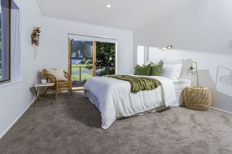Photo of property in 1/23 Beach Road, Castor Bay, Auckland, 0620
