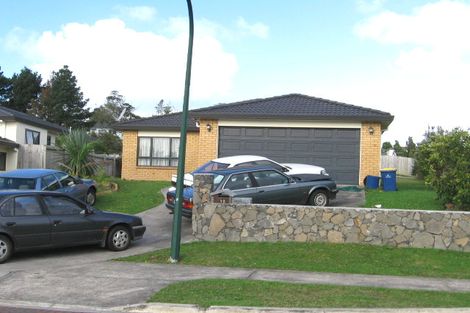 Photo of property in 12 Ginders Drive, Massey, Auckland, 0614