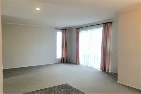 Photo of property in 12 Seresin Crescent, Flat Bush, Auckland, 2016