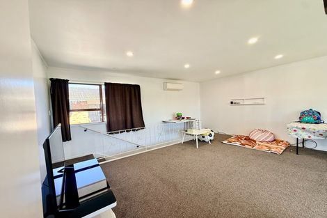 Photo of property in 2/1 Parker Avenue, New Lynn, Auckland, 0600