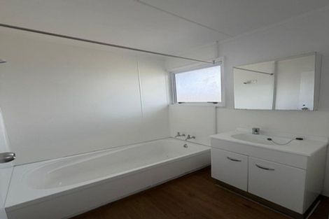 Photo of property in 76 Cambridge Terrace, Papatoetoe, Auckland, 2025