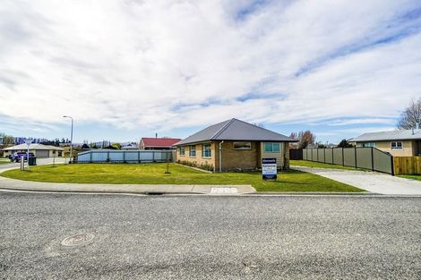 Photo of property in 2 Half Time Close, Omakau, 9376
