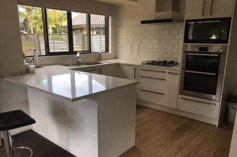 Photo of property in 92a Ranfurly Road, Alfriston, Auckland, 2105