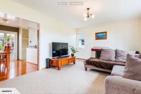 Photo of property in 9 Paton Avenue, Te Atatu South, Auckland, 0610