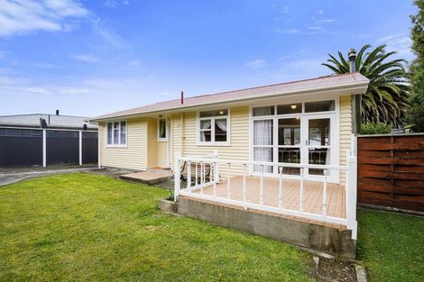 Photo of property in 170 George Street, Stokes Valley, Lower Hutt, 5019