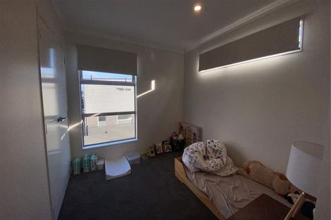 Photo of property in 28a Yeovil Road, Te Atatu Peninsula, Auckland, 0610