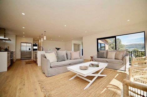 Photo of property in 27 Cannon Hill Crescent, Mount Pleasant, Christchurch, 8081