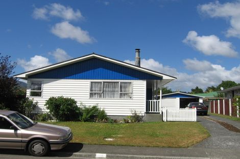 Photo of property in 12 Haylock Grove, Totara Park, Upper Hutt, 5018