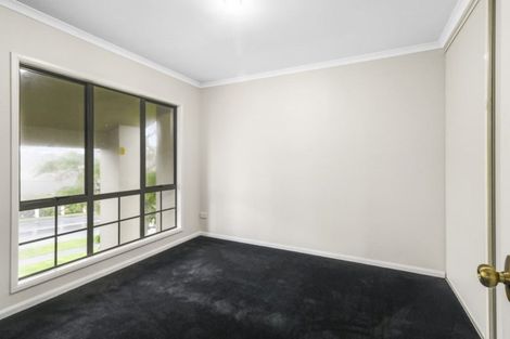 Photo of property in 13 Hercules Drive, Henderson, Auckland, 0612