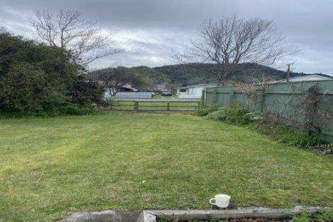 Photo of property in 65 Broadway, Picton, 7220