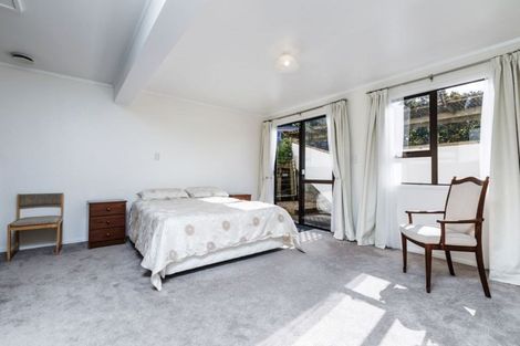 Photo of property in 28 King Richard Place, Browns Bay, Auckland, 0630