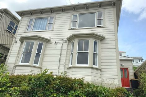 Photo of property in 8 Hawker Street, Mount Victoria, Wellington, 6011