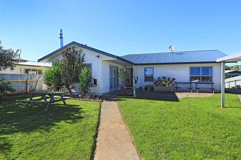 Photo of property in 3 Kirkcaldy Place, Flaxmere, Hastings, 4120