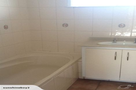 Photo of property in 2/31 Marcel Place, Glenfield, Auckland, 0629