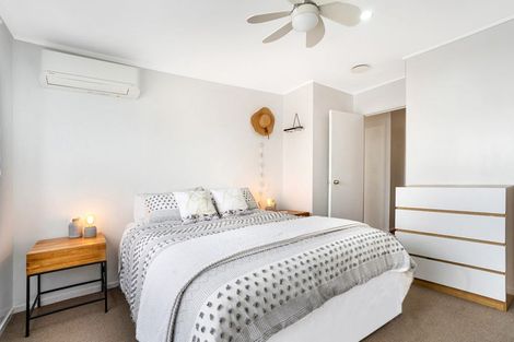 Photo of property in 2/219 Glenfield Road, Hillcrest, Auckland, 0627