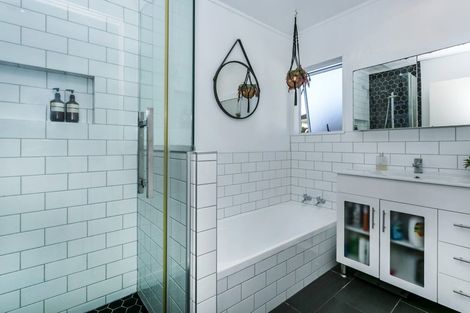 Photo of property in 3/8 Opua Street, Belmont, Auckland, 0622