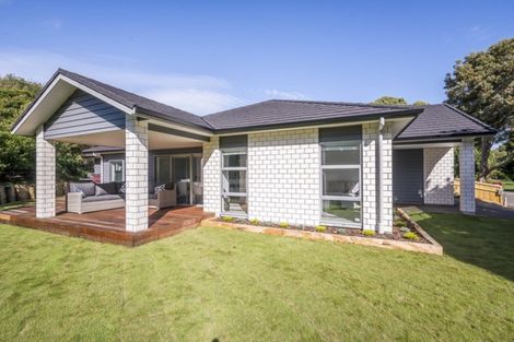 Photo of property in 2 Stoneleigh Grove, Paraparaumu, 5032