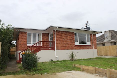 Photo of property in 52 Churchill Avenue, Manurewa, Auckland, 2102