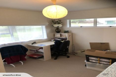 Photo of property in 15 The Grove, Titirangi, Auckland, 0604