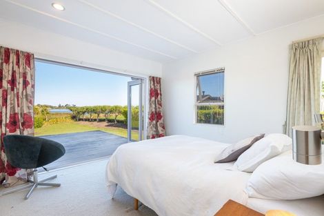 Photo of property in 70 Molesworth Drive, Mangawhai, 0505