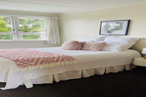 Photo of property in 70 Franklyn Road, Tawa, Wellington, 5028