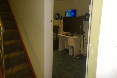 Photo of property in 12 Tawini Road, Titirangi, Auckland, 0604