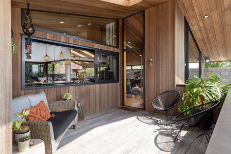 Photo of property in 60 Parkhill Road, Mellons Bay, Auckland, 2014