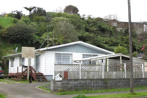 Photo of property in 25 Ambury Place, Merrilands, New Plymouth, 4312