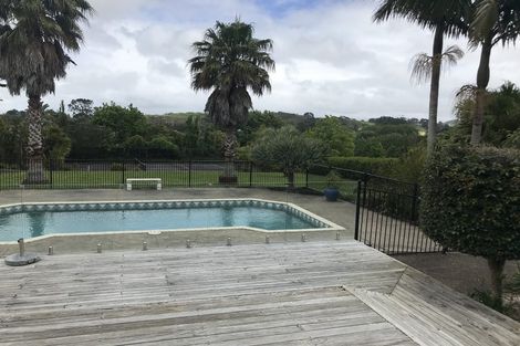 Photo of property in 79 Tawa Road, Kumeu, 0891