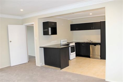 Photo of property in 52 Churchill Avenue, Manurewa, Auckland, 2102