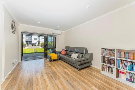 Photo of property in 4 Lumbarda Drive, Kumeu, 0810