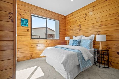 Photo of property in 2/4 Sutton Crescent, Papakura, 2110