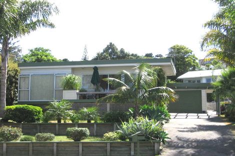 Photo of property in 64 Hadfield Street, Beach Haven, Auckland, 0626