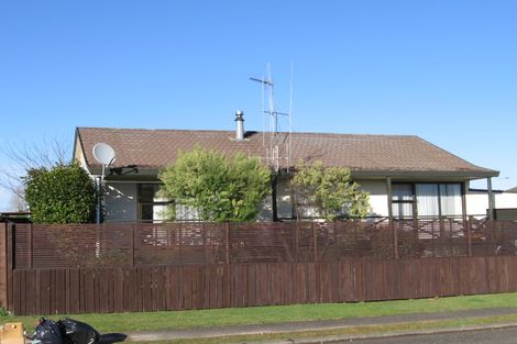 Photo of property in 2 Millar Place, Nawton, Hamilton, 3200