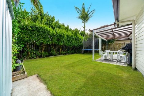Photo of property in 2 Ritchie Crescent, Takanini, 2112