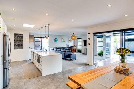 Photo of property in 18 Palliser Place, Poraiti, Napier, 4112