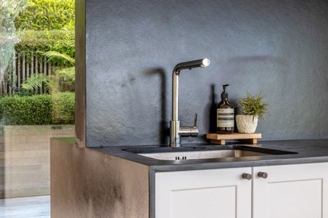 Photo of property in 31 Miro Road, Palm Beach, Waiheke Island, 1081