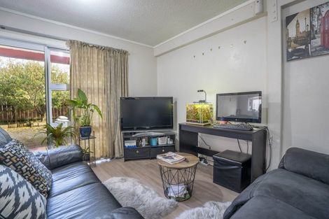 Photo of property in 19 Hollydale Grove, Churton Park, Wellington, 6037