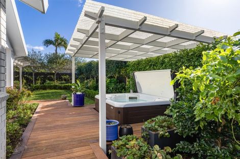 Photo of property in 17 Te Wharau Drive, Greenhithe, Auckland, 0632