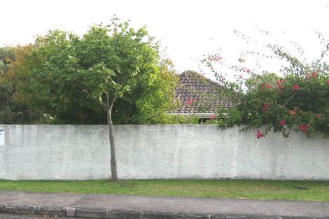 Photo of property in 2 Sheehan Road, Te Atatu South, Auckland, 0610