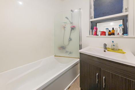 Photo of property in 77 Beeston Crescent, Manurewa, Auckland, 2102