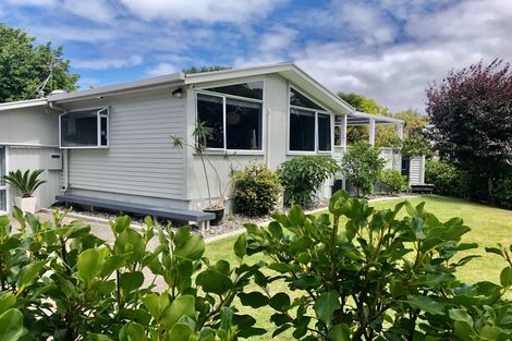 Photo of property in 22 Ashcroft Avenue, Mangere Bridge, Auckland, 2022