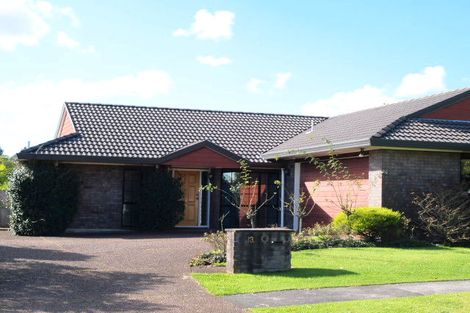 Photo of property in 13 Frank Nobilo Drive, Golflands, Auckland, 2013