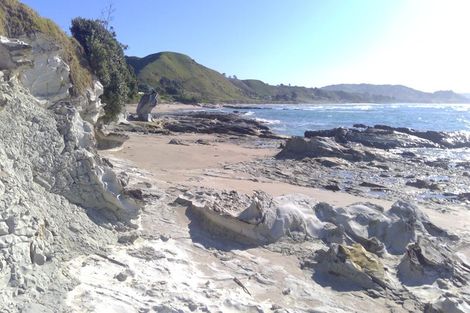 Photo of property in 17 Seaview Drive, Mahia, 4198